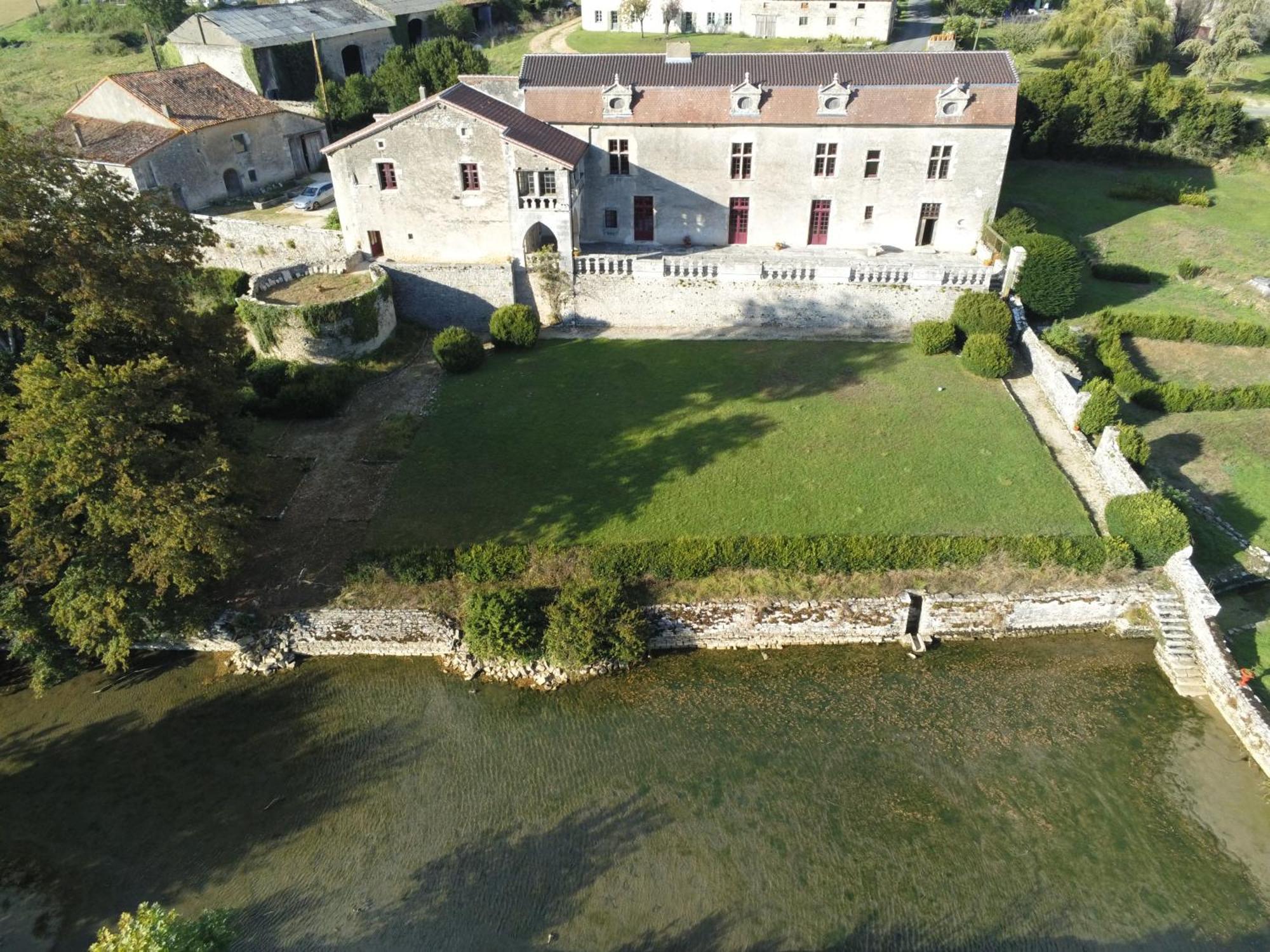 Chateau De Cibioux Surin  Exterior photo
